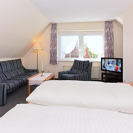 Hotel Garni Poggenstool Neuharlingersiel Esterno foto