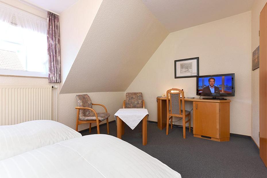 Hotel Garni Poggenstool Neuharlingersiel Esterno foto